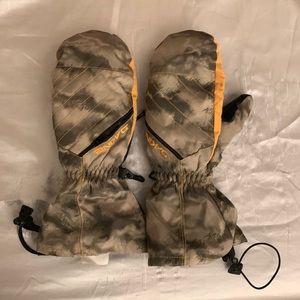 Dakine mitts